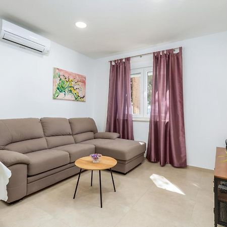 Apartment Lorilu Пула Екстериор снимка