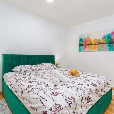 Apartment Lorilu Пула Екстериор снимка