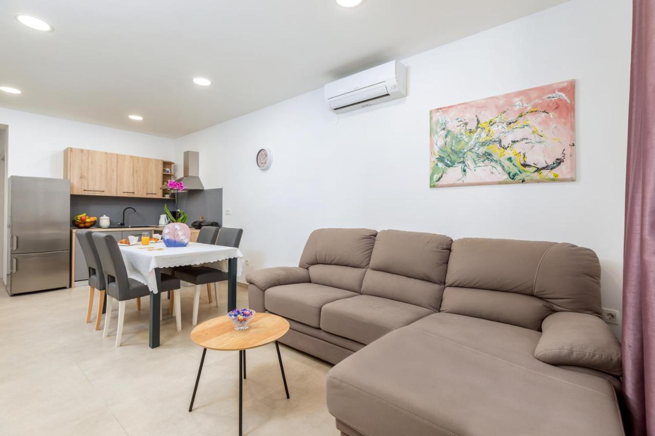 Apartment Lorilu Пула Екстериор снимка